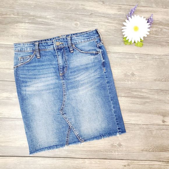 Universal Thread Knee Length Denim Skirt - Picture 2 of 4